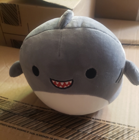 Squishmallows gordon the shark - Picture 3 of 3